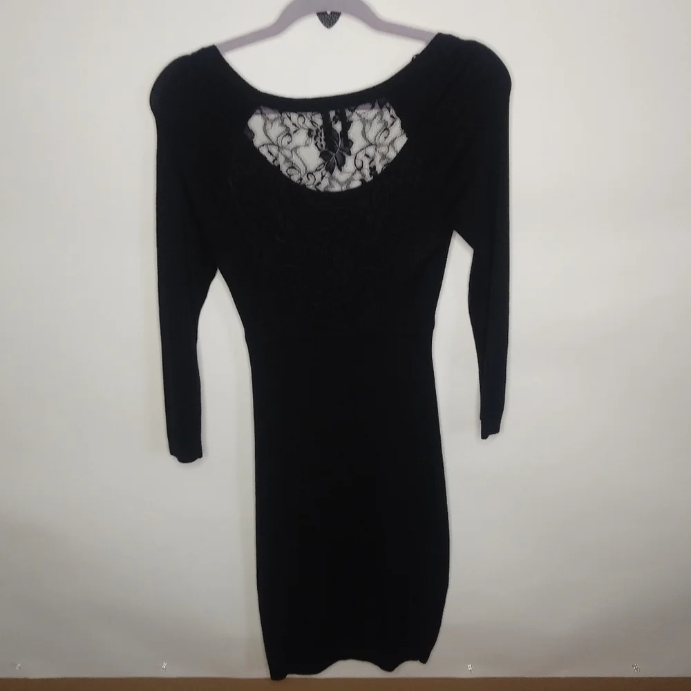 Guess sweater lace dress size medium - Picture 4 of 5